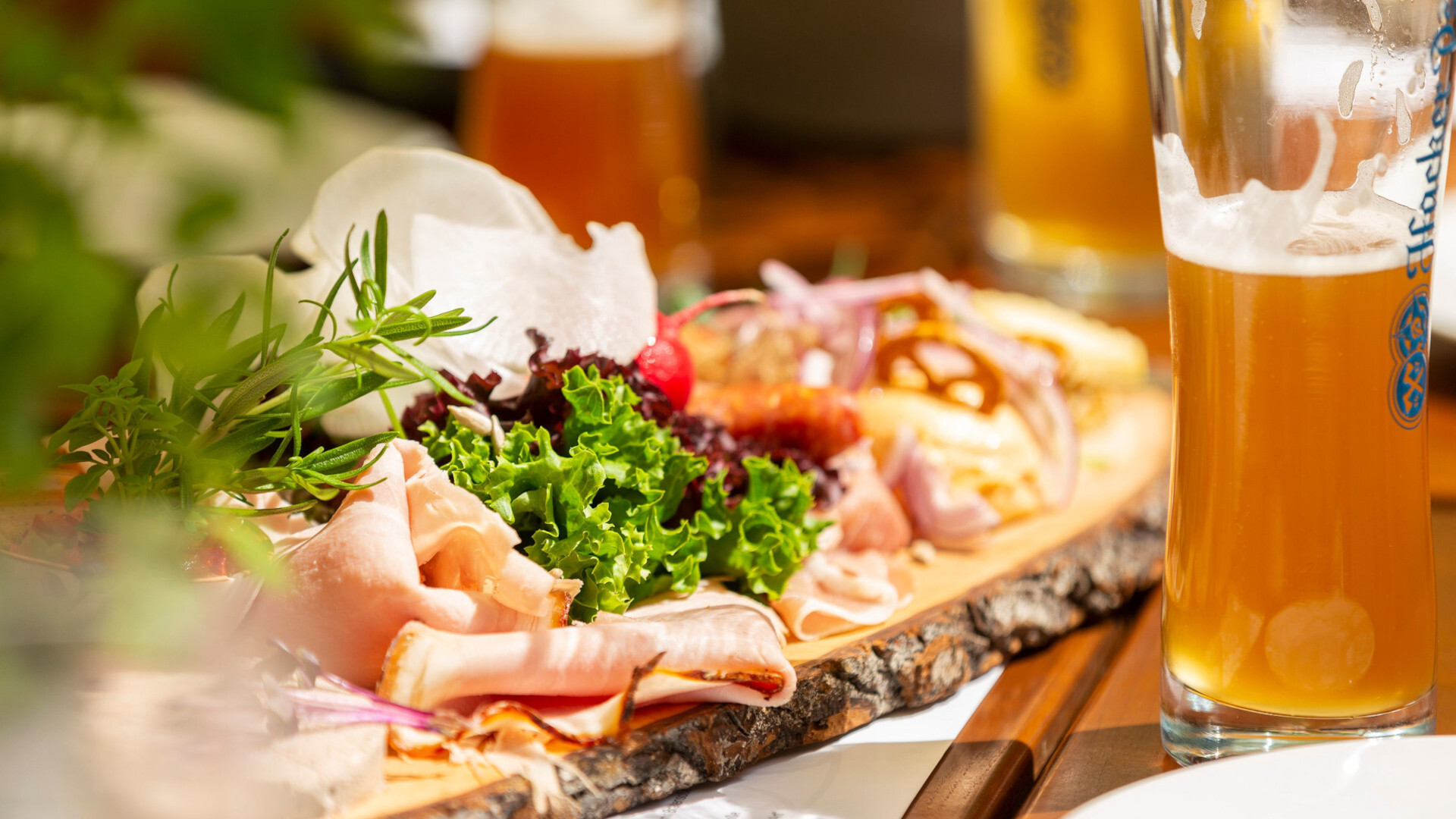 Der bayerische Obatzte im Biergarte...