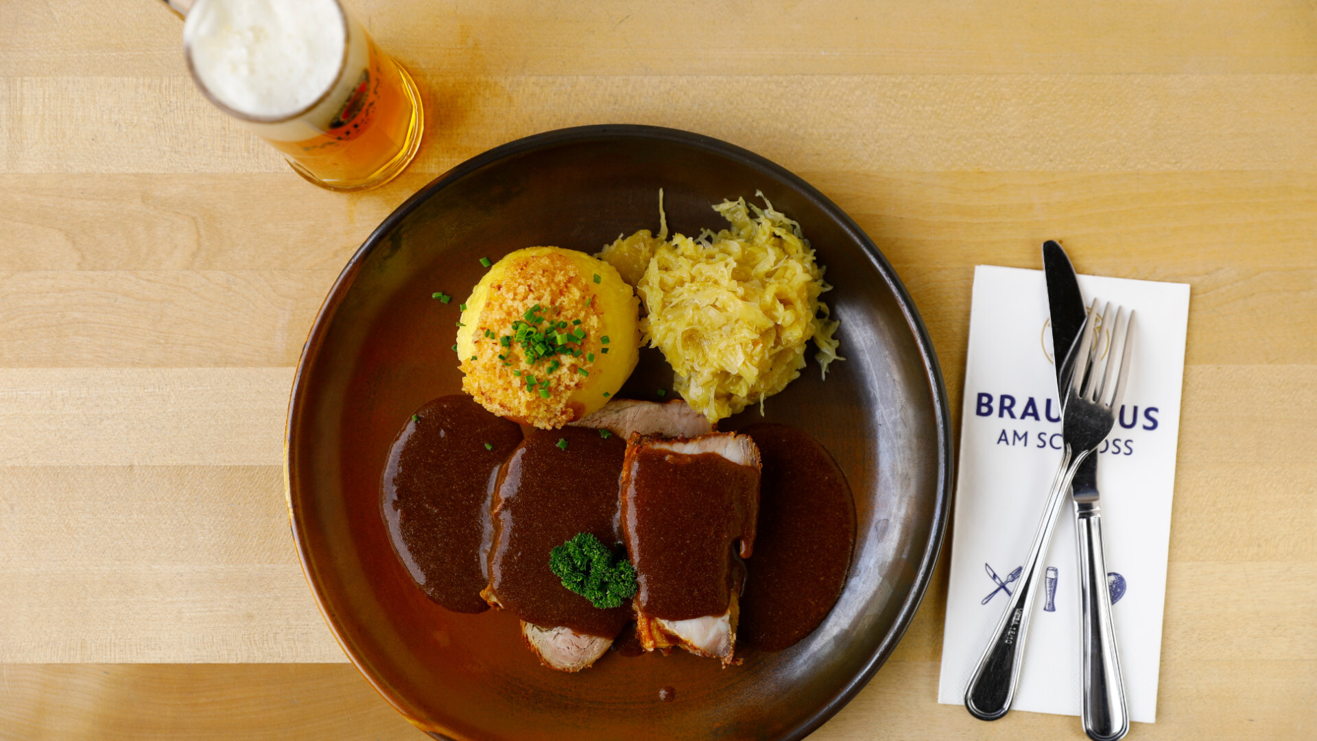 Schweinebraten oder Bratl vom Schwe...